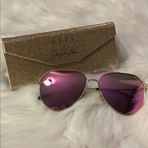 Jesse James Decker Diff Aviators